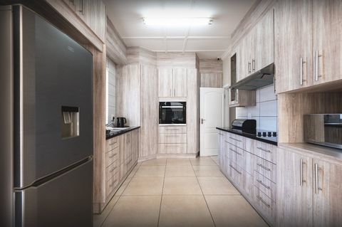 accommodation walmer self catering walmer villiers communal kitchen 004