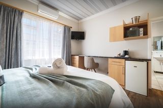 accommodation walmer self catering walmer villiers room2 002